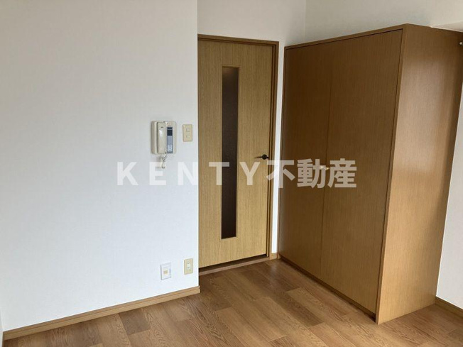 【寝室】 | ロイヤルパレス目黒 | 落ち着いて過ごせるお部屋なので、寝室にいかがでしょうか