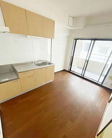 Ｔ’ｓ　ｇａｒｄｅｎ磯子の居間・リビング