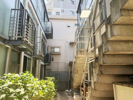 ウェルス吉田のロビー
