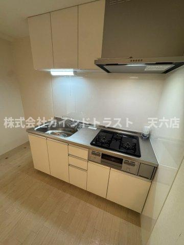 ハイツプライムのキッチン|コンパクトなキッチンで掃除もラクラク