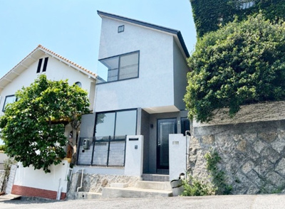 【外観】 | 灘区五毛通３丁目　中古戸建 | 前面道路幅6.7ｍ、東向き、ゆとりの2LDK+屋根裏部屋