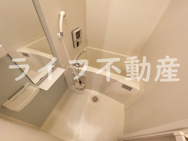 ミッドウエスト小阪の浴室|コンパクトで使いやすいお風呂です