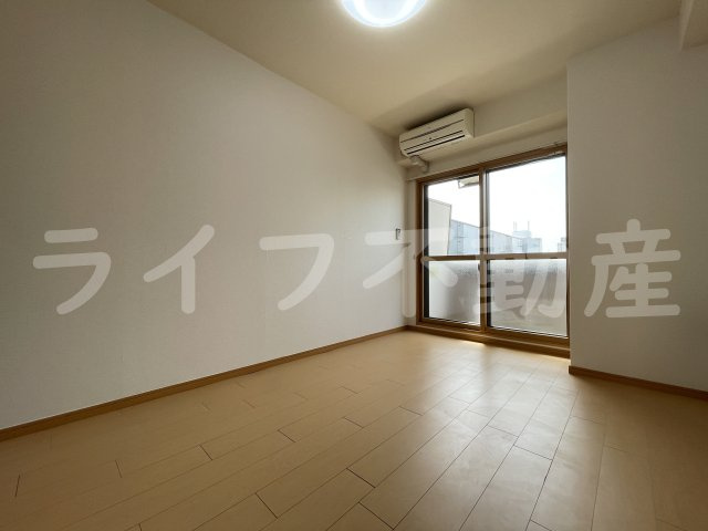グリンデルワルトの内装|明るい色調の室内です