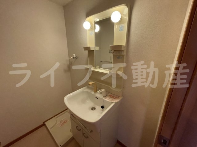 グリンデルワルトの独立洗面台|使いやすい独立洗面台です