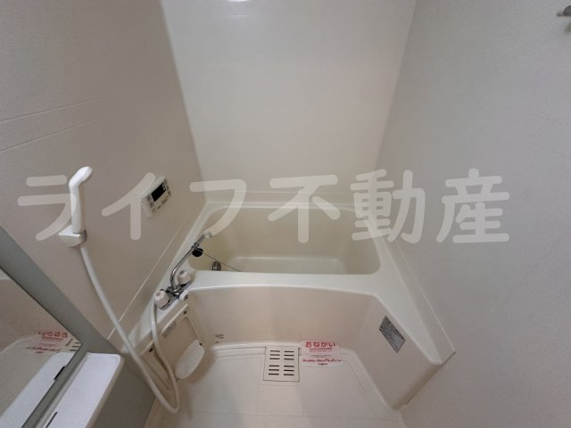 ジャン・ボヌールの浴室|コンパクトで使いやすいお風呂です