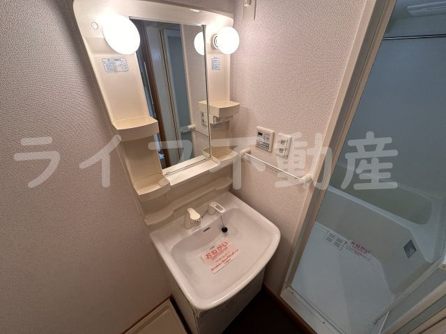 ジャン・ボヌールの独立洗面台|朝の身支度には欠かせない独立洗面化粧台