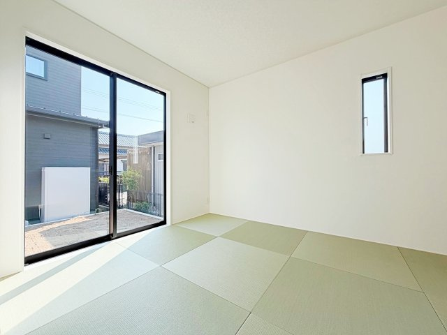 クレイドルガーデン　安城市東端町第3の和室|畳の柔らかな感触が心地よい和室は、来客時のおもてなしの場や、家事の合間にくつろげる空間として活躍します。