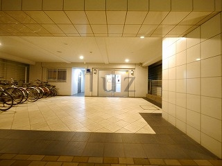 ラシード東神奈川駅前のエントランス