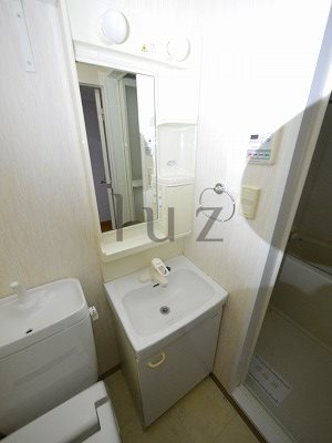 ラシード東神奈川駅前の洗面所|独立洗面化粧台完備！脱衣所として利用可！