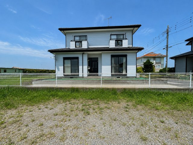 長生郡白子町中里　中古戸建の外観|※画像の一部はAIを用いて加工・編集しています。実際の状況と異なる場合がありますので、ご了承下さい。