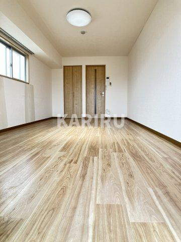 River　Side　Palace　Maiの居間・リビング|同物件別部屋の写真です