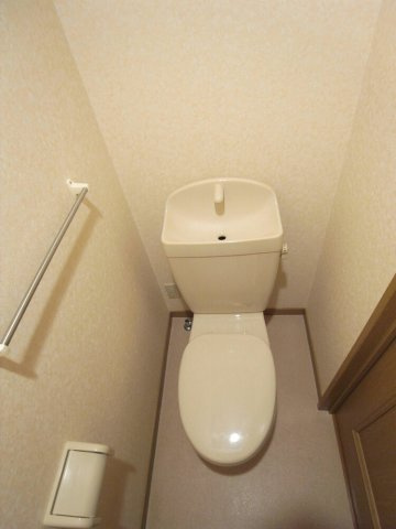 エレガンテのトイレ|清潔感のあるトイレです