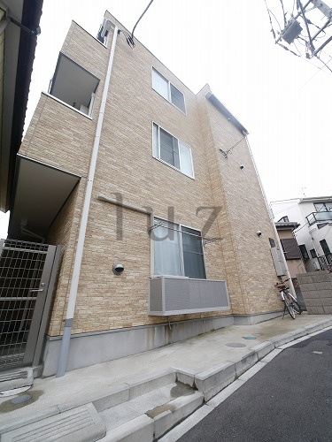 リブリ三ツ沢フラッツの外観