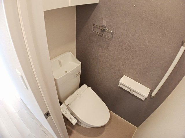 フィデール行橋Ｂのトイレ|清潔感のあるトイレです