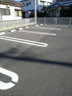 【駐車場】 | セミージャＢ | 駐車場です