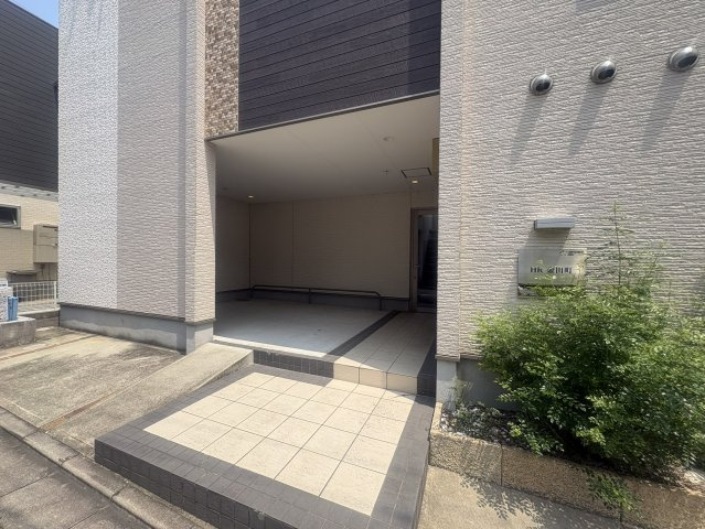 サンライト江坂のエントランス