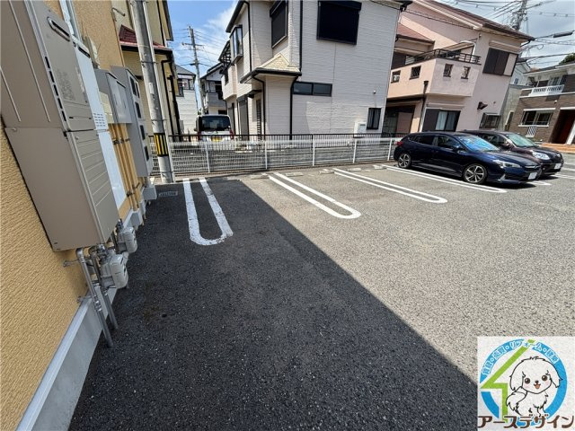 ローレルコートSの駐車場