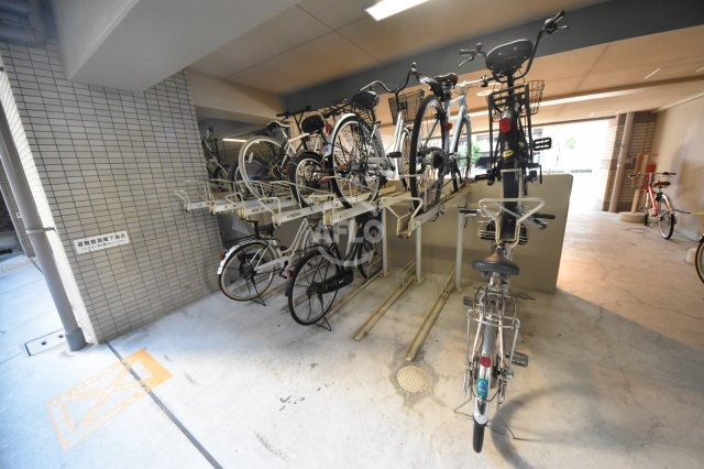 ファミール・リブレ梅田東の設備|ファミール・リブレ梅田東　駐輪場