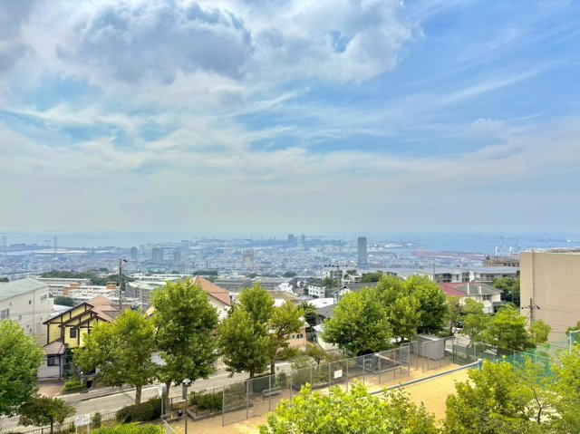 渦ヶ森コーポ壱号棟の展望|神戸市ならではの海と山が両方味わえる眺望となっております。