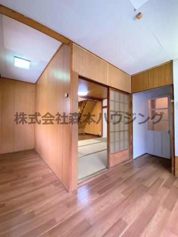 【洗面所】 | 　四條畷市南野2丁目7テラスハウス | 広々とした洗面所スペースです