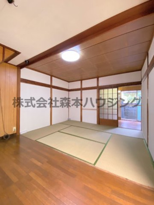 【和室】 | 　四條畷市南野2丁目7テラスハウス | 和室がひろがる居住スペース
1階