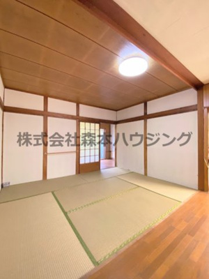 【和室】 | 　四條畷市南野2丁目7テラスハウス | 来客時にも便利な和室付き
1階