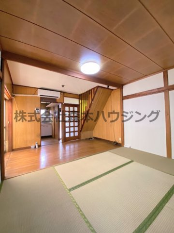 【和室】 | 　四條畷市南野2丁目7テラスハウス | リビングスペース代わりに使えそうな和室です
1階