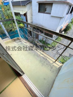 【バルコニー】 | 　四條畷市南野2丁目7テラスハウス | 和室側のバルコニーです
