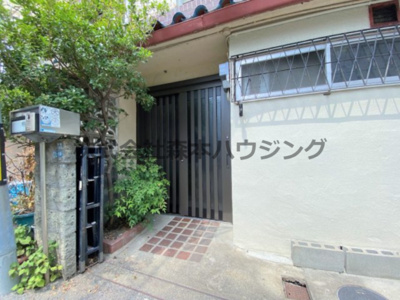 【エントランス】 | 　四條畷市南野2丁目7テラスハウス | 落ち着いたエントランスです