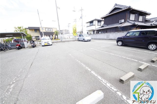 ディアコートＫの駐車場