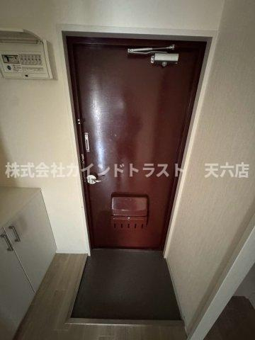 ハイツプライムの玄関|明るい玄関です