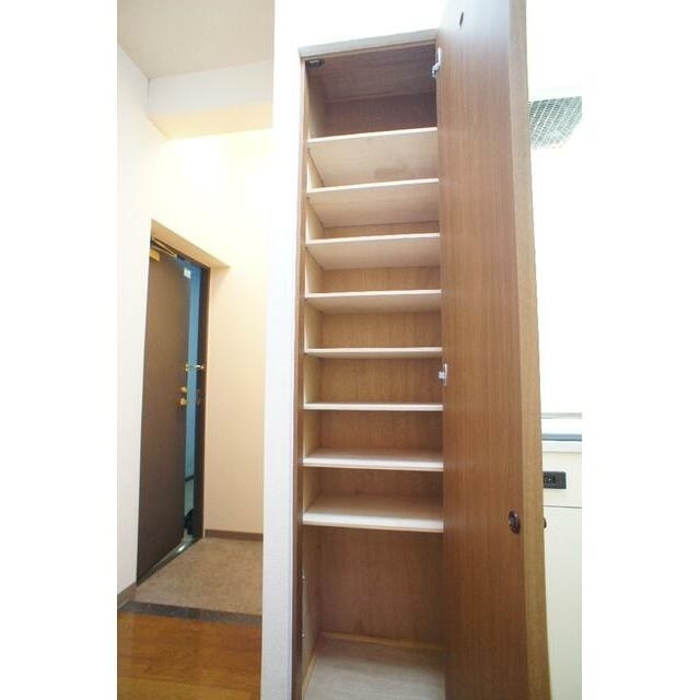 世田谷区砧８丁目の賃貸マンションの収納