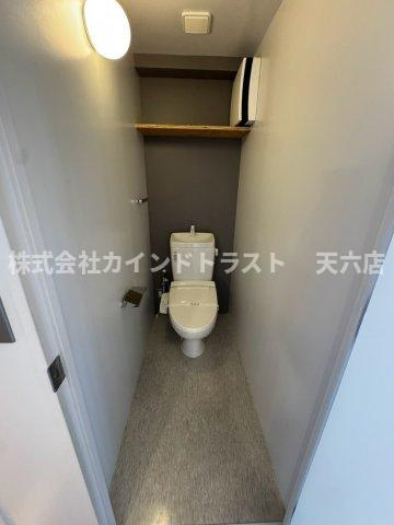 シャトーモンシェリーのトイレ|落ち着いた色調のトイレです