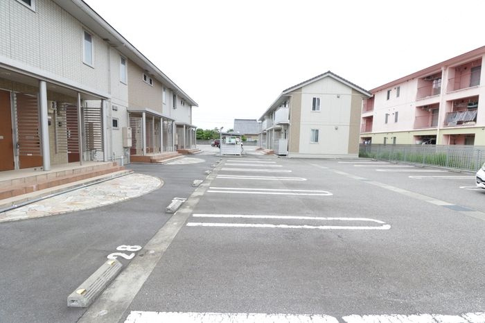 リアン　B棟の駐車場