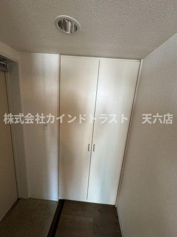 アスタ・ラ・ビスタ新梅田の玄関|明るい玄関です