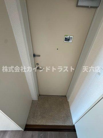 アスタ・ラ・ビスタ新梅田の玄関|シンプルで使いやすい玄関です