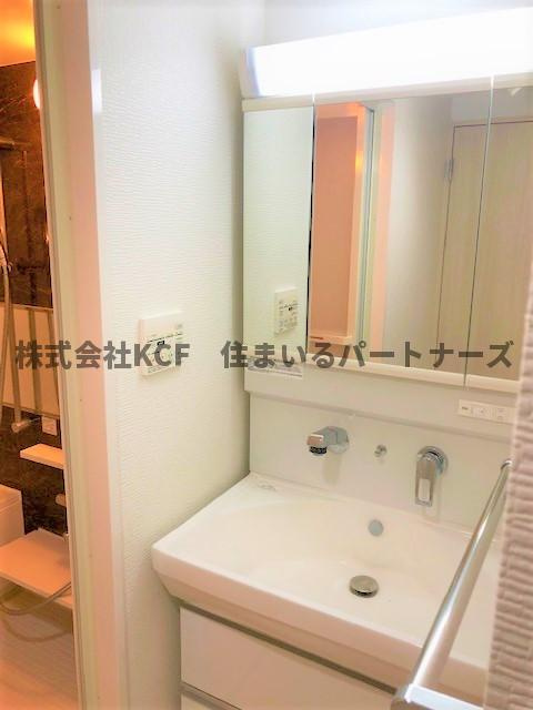 カサグランデ本町の洗面所|脱衣スペースもあります