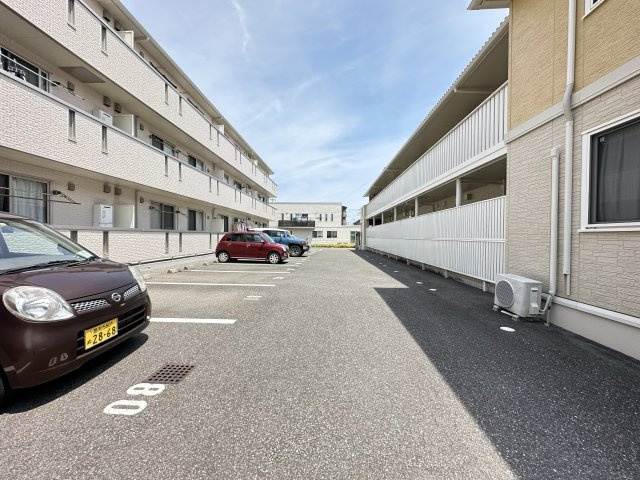 セジュール ｵｯﾂﾍﾞｶﾞの駐車場