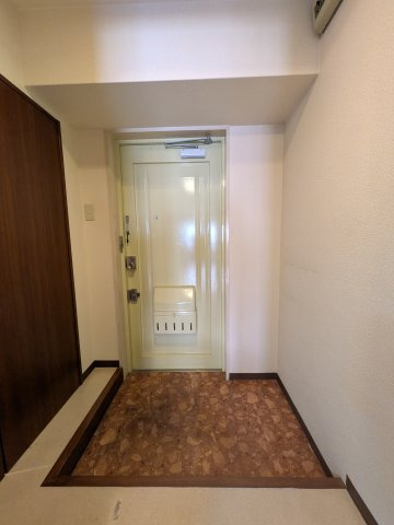 リンズマンション御影の玄関