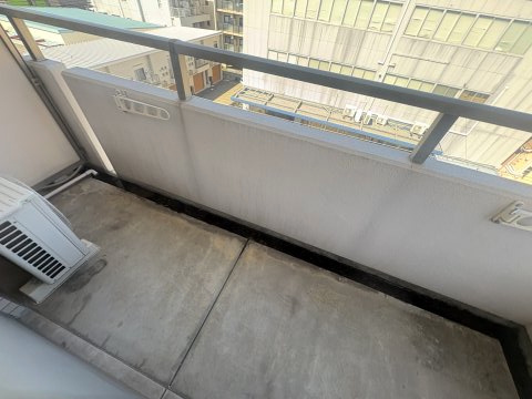 サンイースト江坂のバルコニー