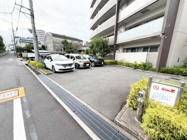 Alice　Garden　Esakaの駐車場