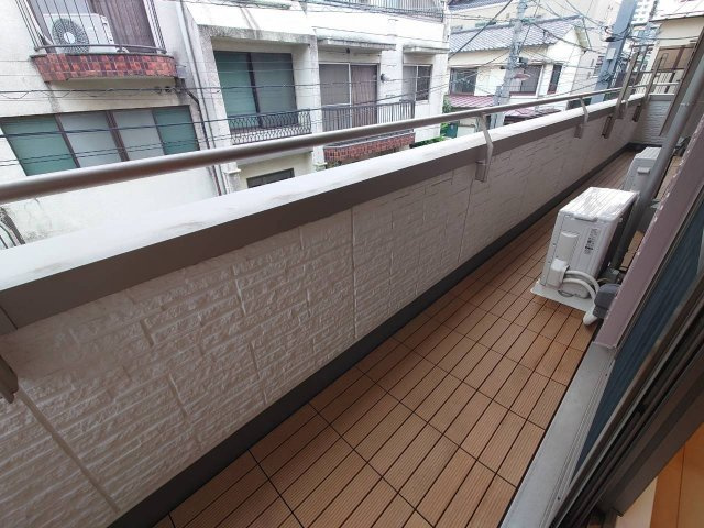 【バルコニー】
