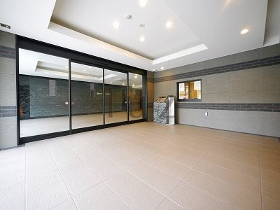 サンクレイドル東神奈川のエントランス