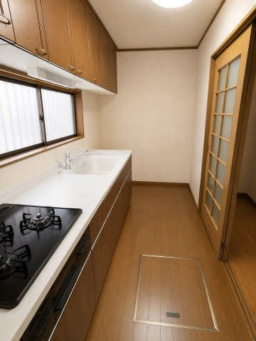 ひたちなか市小貫山２丁目　中古戸建のキッチン|※画像の一部はAIを用いて加工・編集しています。実際の状況と異なる場合がありますので、ご了承下さい。
