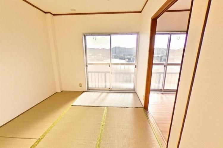 リバープール新田の内装