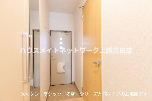 ジェイド　テラスの玄関|玄関（参考室内写真ルタン・ラシック（多雪）と同タイプ）