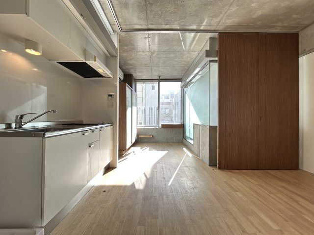 【居間・リビング】イーストヴィレッジ三宮