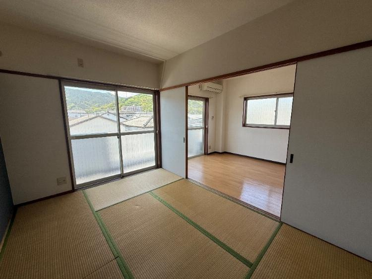リバープール竹島の内装