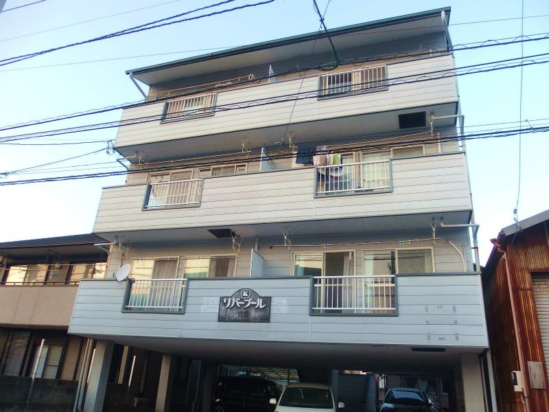 リバープール竹島のエントランス