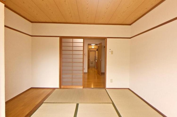 吉川マンションの内装|明るい室内です
